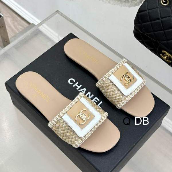 Picture of Chanel Slippers _SKUChanelsz35-40DB04263228